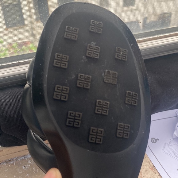 Sanders - Picture 3 of 3